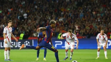 فوز دوري الأبطال يعزز حظوظ برشلونة.. والأنظار تتجه لموعد مباراته القادمة.